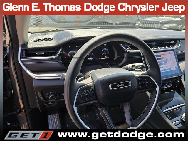 Used 2023 Jeep Grand Cherokee L Limited w/ Luxury Tech Group II AWD/4WD image 16