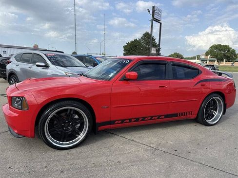 Used 2006 Dodge Charger R/T RWD image 2