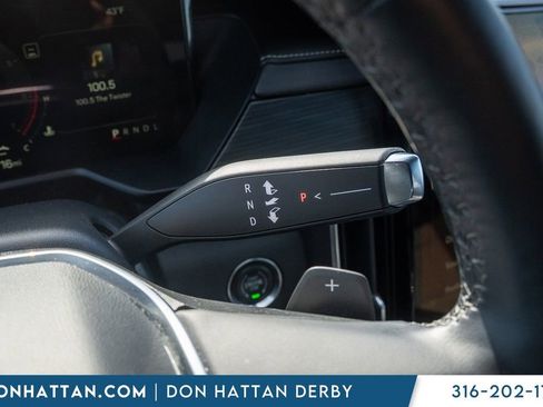 Used 2025 GMC Acadia Elevation image 13