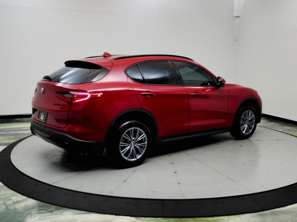 Used 2022 Alfa Romeo Stelvio Sprint RWD image 5