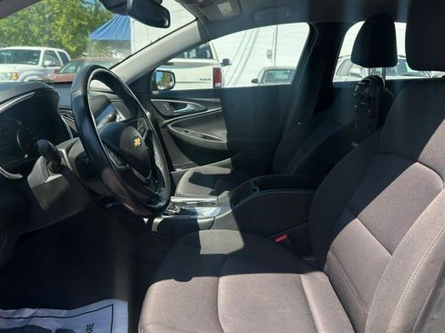 Used 2018 Chevrolet Malibu LT w/ Driver Confidence Package image 15