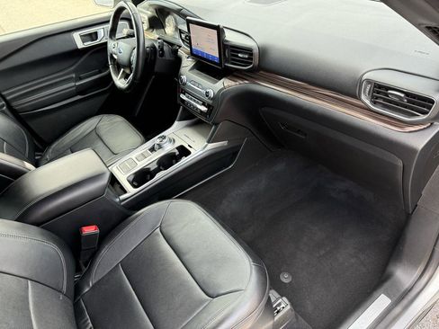 Used 2020 Ford Explorer Limited image 22