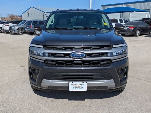 Used 2023 Ford Expedition XLT image 8
