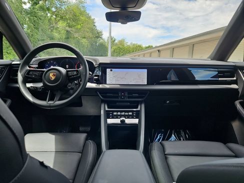 Certified 2025 Porsche Macan 4 Electric AWD/4WD image 11