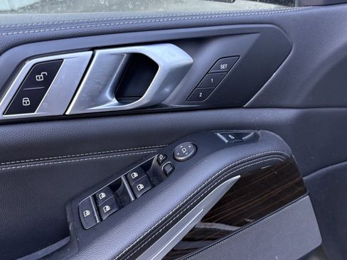 Used 2020 BMW X5 xDrive40i w/ Premium Package image 2