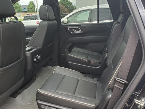 Used 2022 GMC Yukon SLT w/ SLT Luxury Package AWD/4WD image 6