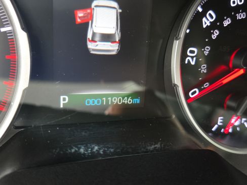 Used 2020 Toyota RAV4 LE FWD image 25