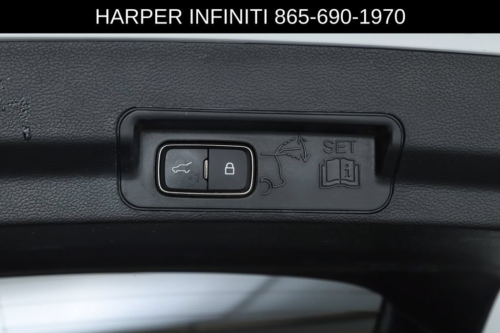 Used 2020 Ford Explorer XLT w/ Equipment Group 202A RWD image 30