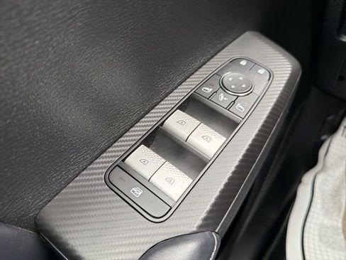 Used 2023 Mitsubishi Outlander SE image 17