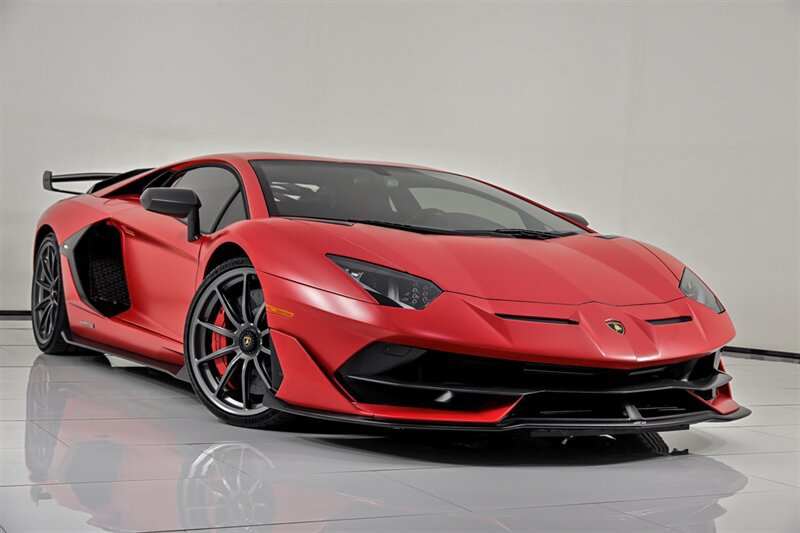 Used 2019 Lamborghini Aventador SVJ AWD/4WD image 3