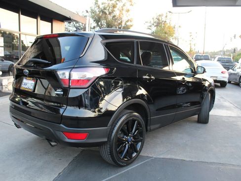 Used 2018 Ford Escape SE w/ Ford Safe & Smart Package AWD/4WD image 5