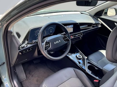Used 2023 Kia Niro Wind FWD image 2