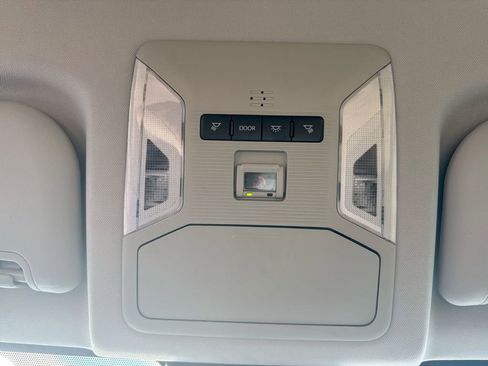 Used 2022 Toyota RAV4 LE image 19