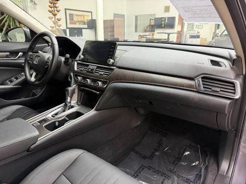 Used 2019 Honda Accord EX-L image 18