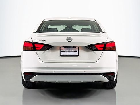 Used 2025 Nissan Altima 2.5 S FWD image 4