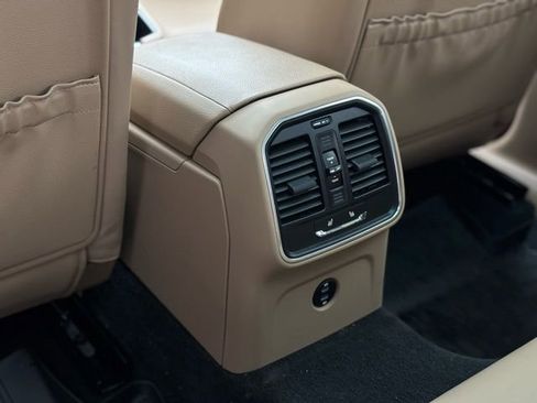 Used 2023 Porsche Macan image 49