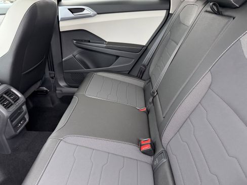 New 2026 Volkswagen Taos SE image 12