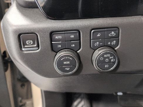 Used 2022 Chevrolet Silverado 1500 ZR2 AWD/4WD image 10