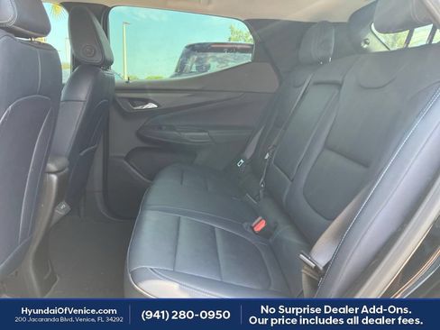 Used 2023 Chevrolet Bolt EUV LT w/ Convenience Package FWD image 11