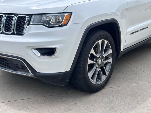 Used 2018 Jeep Grand Cherokee Limited image 5