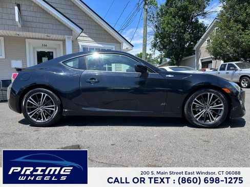 Used 2015 Scion FR-S RWD image 8