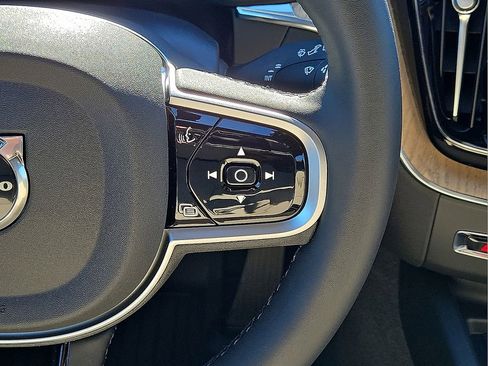 New 2026 Volvo XC60 B5 Plus w/ Protection Package Premier AWD/4WD image 20