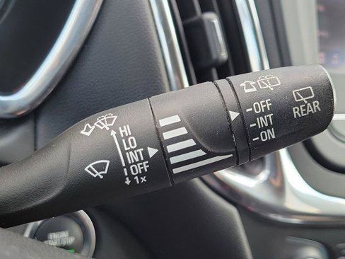 Used 2020 Chevrolet Equinox LT w/ Driver Convenience Package AWD/4WD image 28