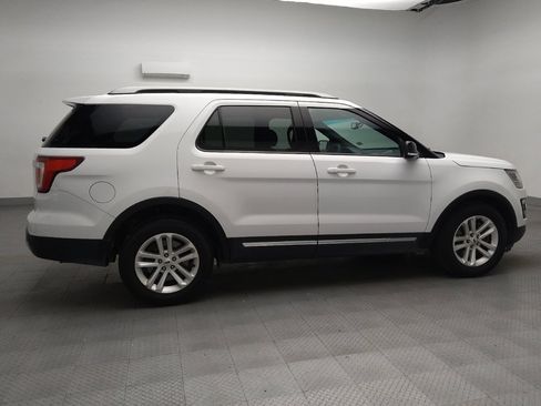 Used 2017 Ford Explorer XLT w/ Equipment Group 201A image 10
