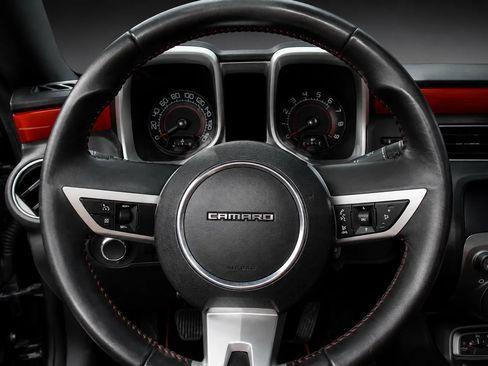 Used 2010 Chevrolet Camaro SS w/ LPO, Ground Effects Package RWD image 14