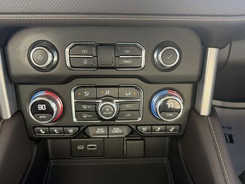 Used 2021 GMC Yukon SLT w/ SLT Luxury Package image 46