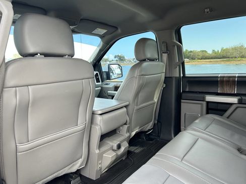 Used 2020 Ford F150 Lariat w/ Equipment Group 501A Mid image 34