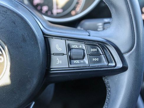 Used 2020 Alfa Romeo Giulia w/ Nero Edizione image 24