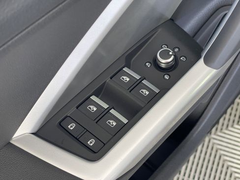 New 2025 Audi Q3 2.0T Premium image 23