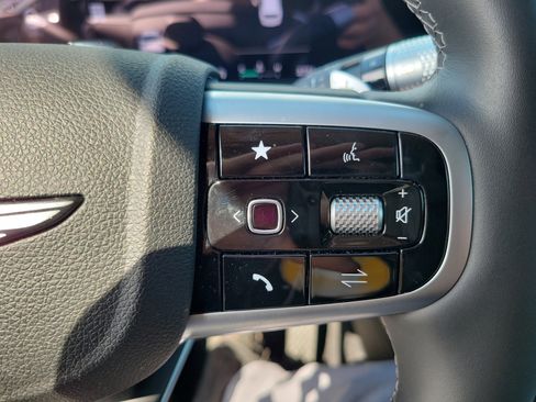 Certified 2025 Genesis GV80 2.5T Standard image 8