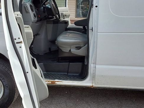 Used 2014 Ford E-350 and Econoline 350 Extended Super Duty RWD image 9