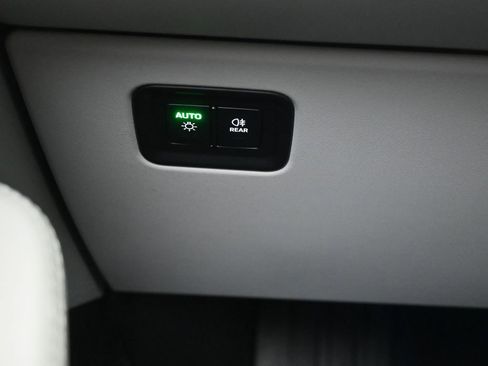 Used 2024 Porsche Macan 4 Electric image 36