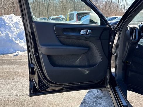 Certified 2023 Volvo C40 P8 Recharge Plus image 11