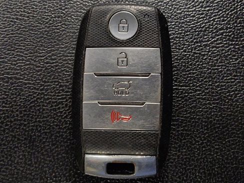 Used 2017 Kia Sorento EX image 32