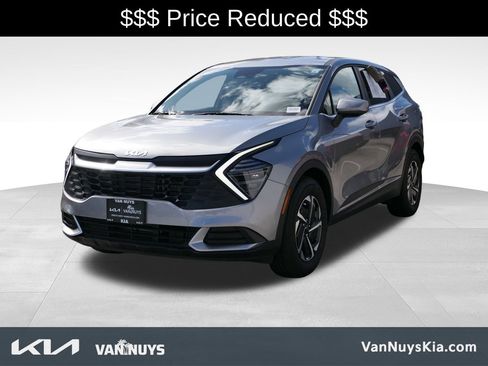 Used 2025 Kia Sportage LX image 7
