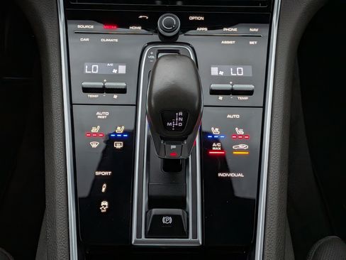 Used 2019 Porsche Panamera 4 AWD/4WD image 18