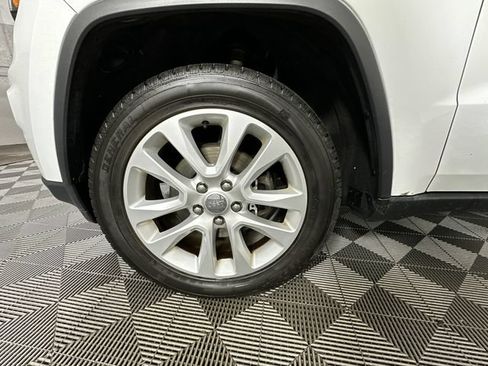 Used 2017 Jeep Grand Cherokee Limited w/ Luxury Group II AWD/4WD image 31