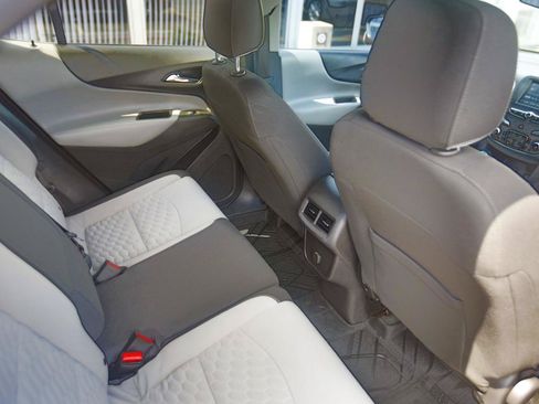 Used 2018 Chevrolet Equinox LT FWD image 18