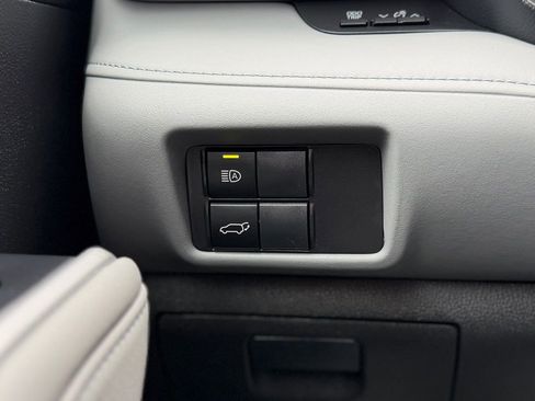 Used 2022 Toyota Highlander XLE image 30