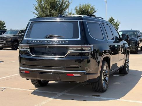 Used 2022 Jeep Grand Wagoneer Series III w/ Rear Seat Video Group 1 AWD/4WD image 8