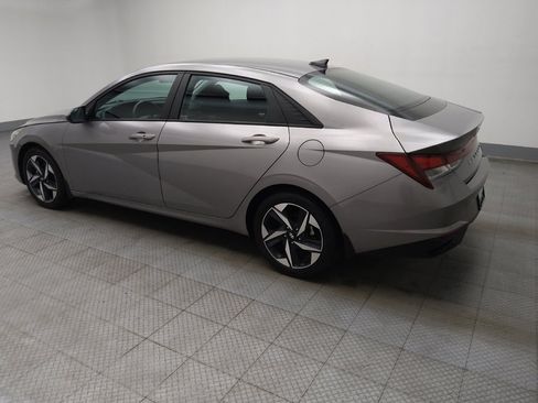 Used 2023 Hyundai Elantra SEL w/ Convenience Package FWD image 3