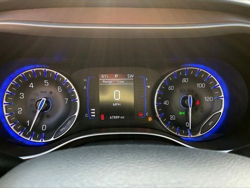 Used 2023 Chrysler Voyager LX image 18