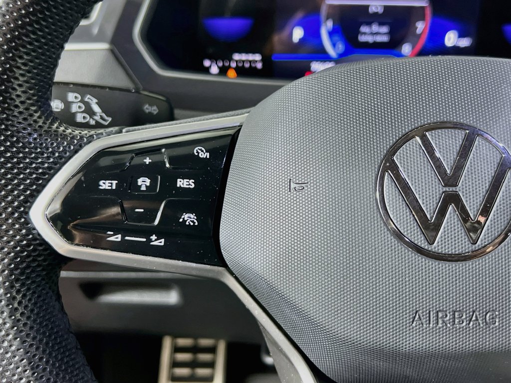Used 2024 Volkswagen Tiguan SE R-Line FWD image 18