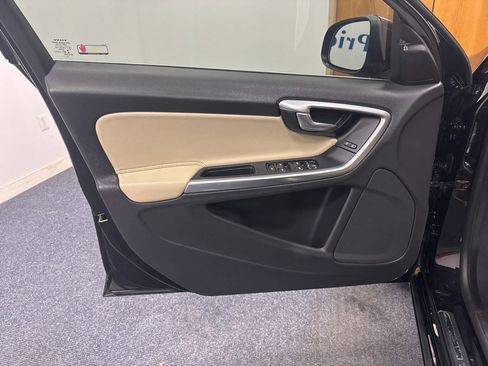 Used 2013 Volvo S60 T5 image 5