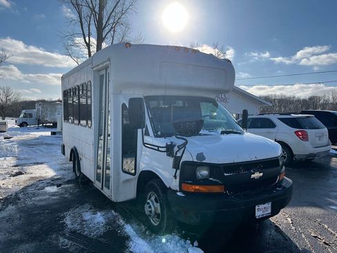 Used 2006 Chevrolet Express 3500 w/ School Bus Package RWD image 1