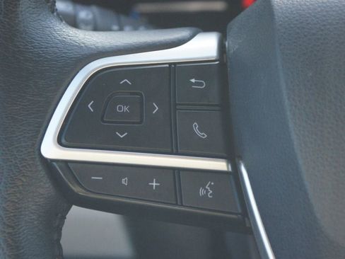 Used 2024 Toyota Sienna XLE image 10